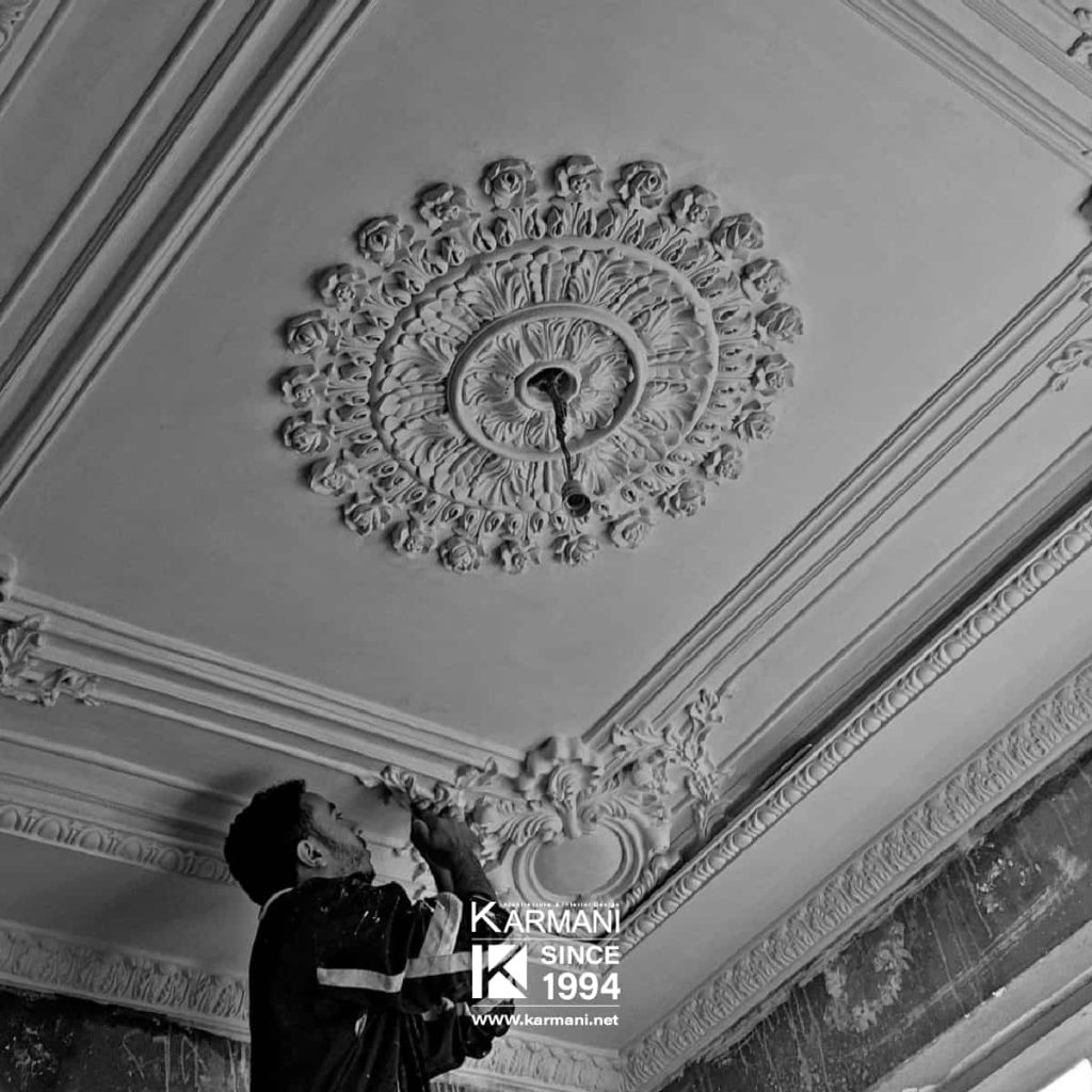 نقش هنر گچ‌بری و طراحی‌های دستی در تزئینات کلاسیک