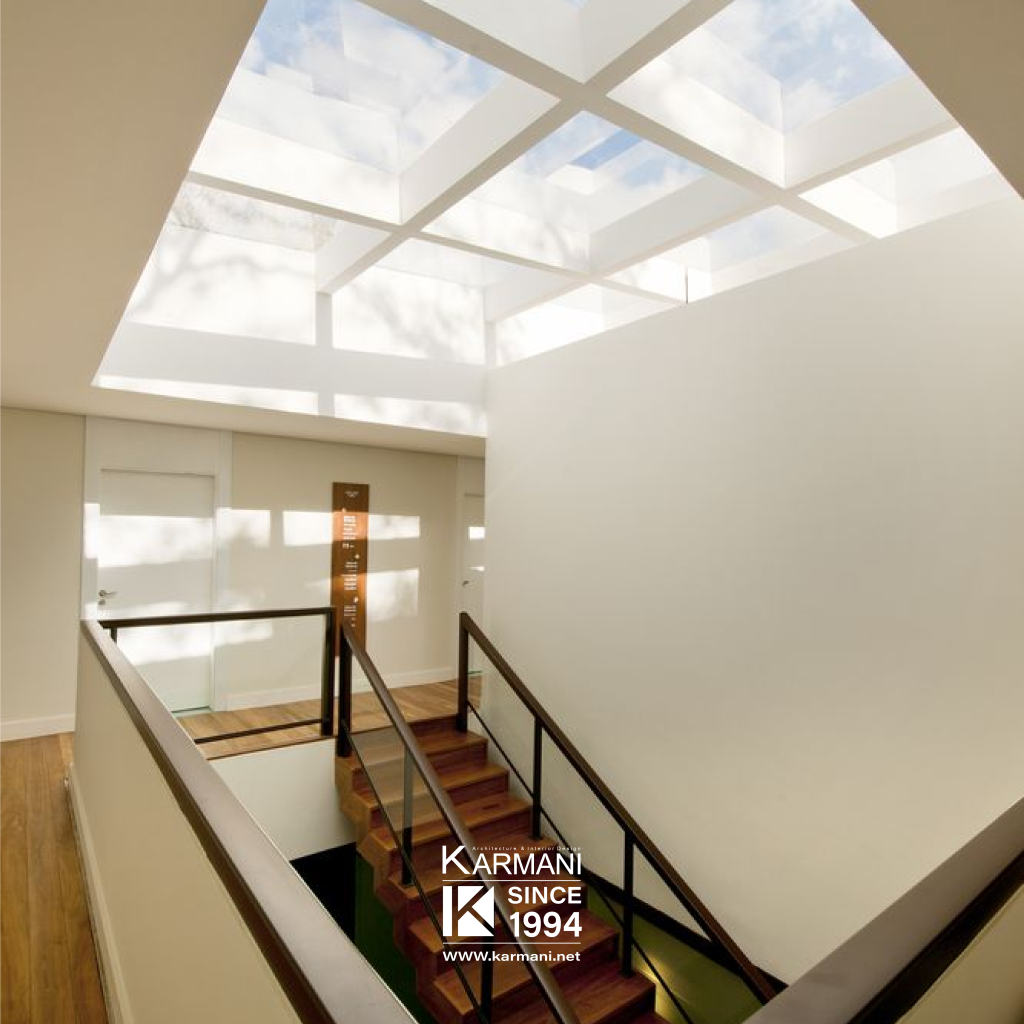 سقفهای شیشهای در معماری مدرن: ایجاد ارتباط بصری و نور طبیعی با محیط بیرون | گروه معماری کارمانی سقفهای شیشهای در معماری مدرن