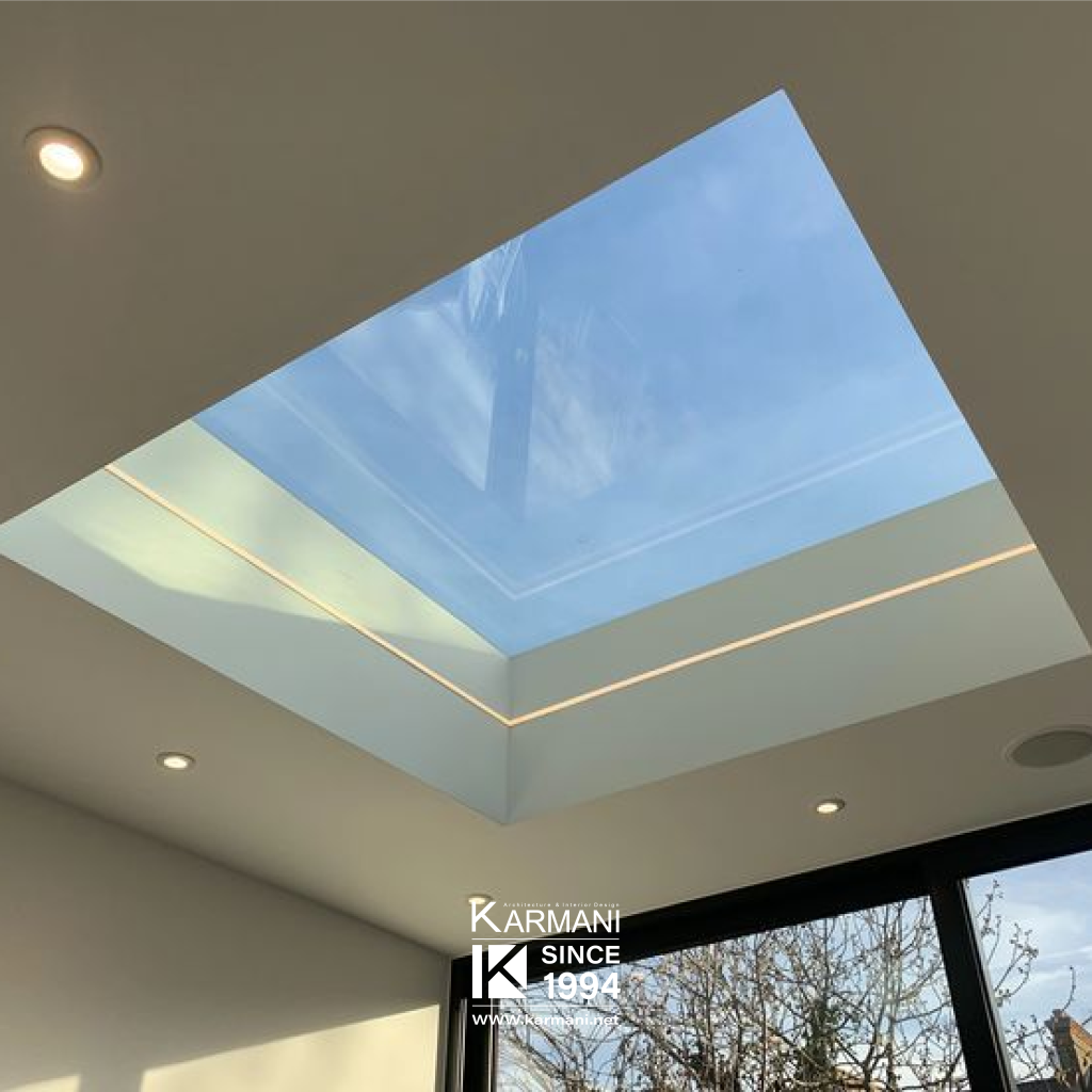 سقفهای شیشهای در معماری مدرن: ایجاد ارتباط بصری و نور طبیعی با محیط بیرون | گروه معماری کارمانی 4. سقف شیشهای فریملس (بدون قاب)
